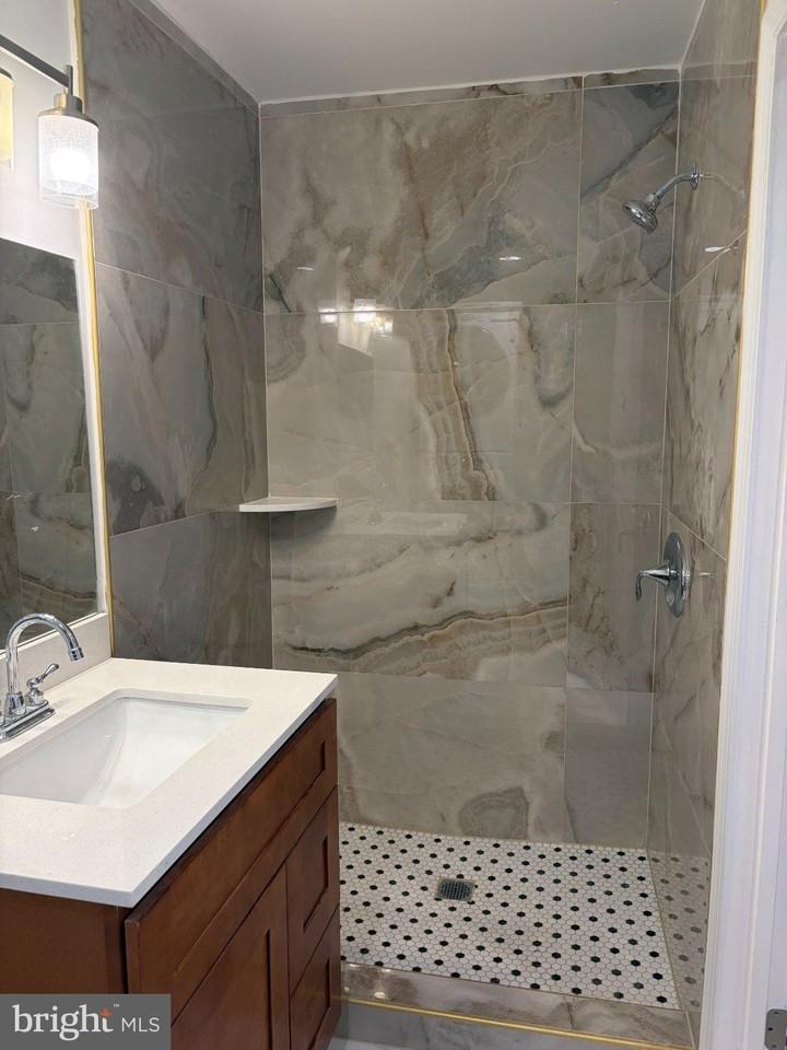 541 Washington Ave #3rdFL - Photo 4 of 5