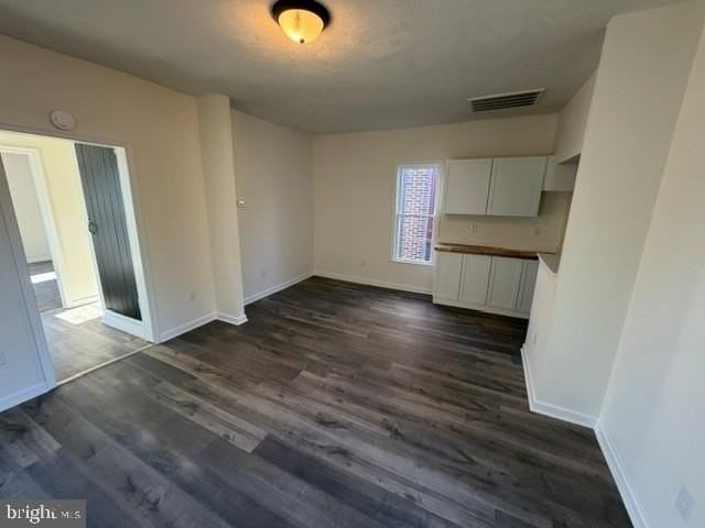 125 E Chestnut St - Photo 4 of 8