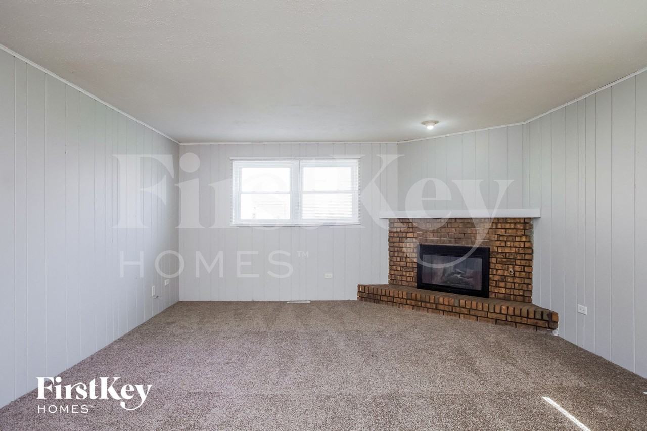 1815 Sheffield Dr - Photo 6 of 15