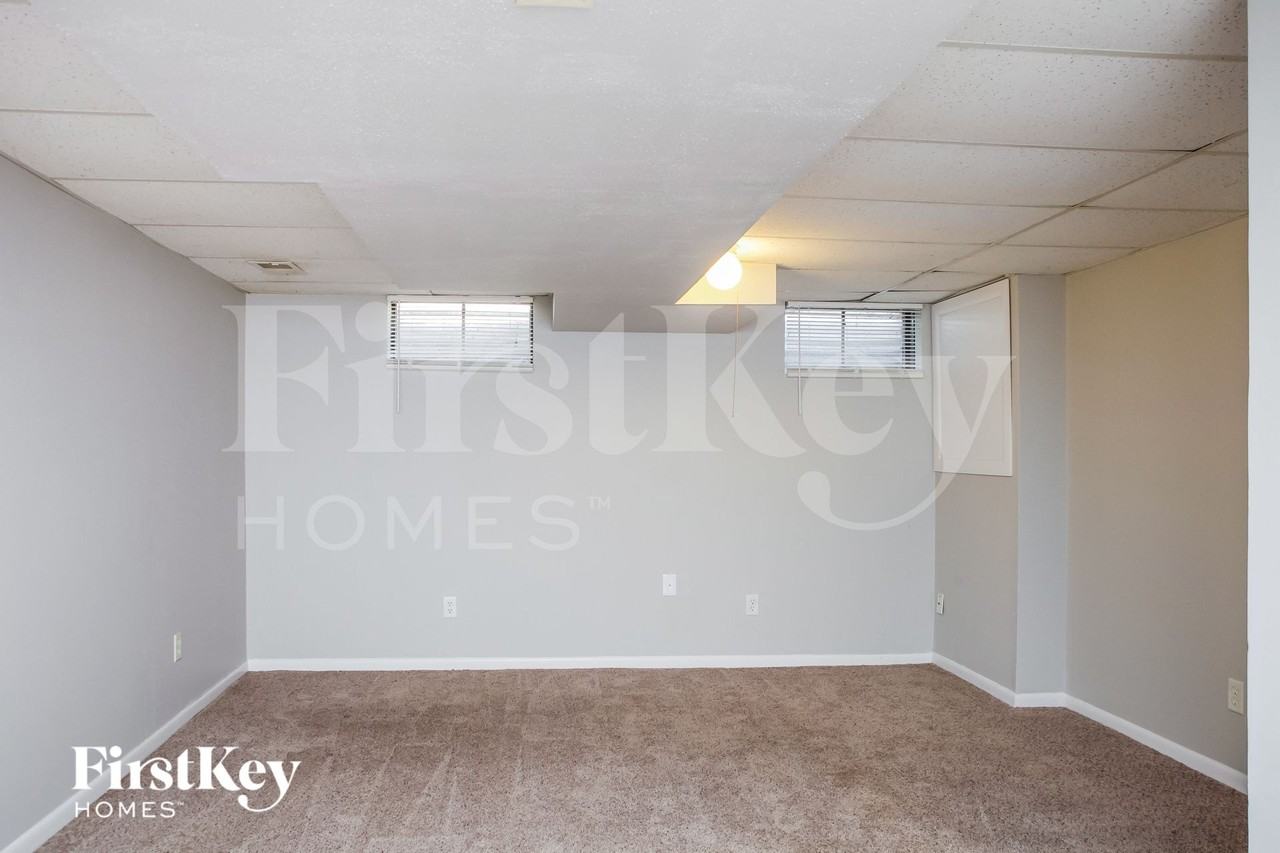 1815 Sheffield Dr - Photo 7 of 15