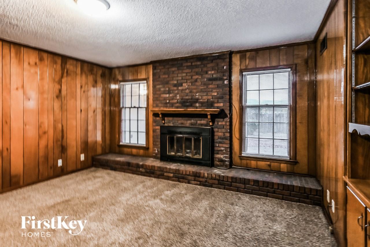 1800 Whitman Rd - Photo 3 of 16