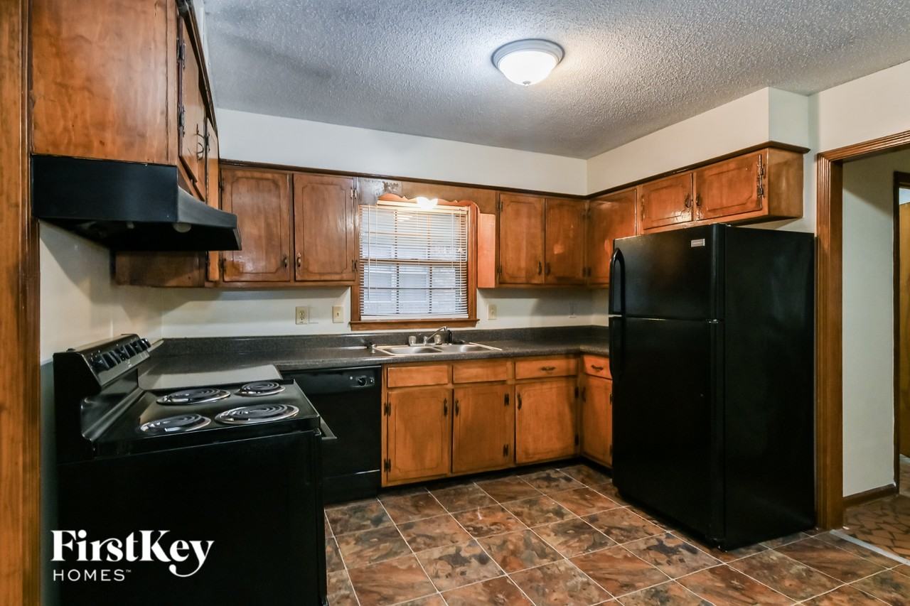 1800 Whitman Rd - Photo 5 of 16