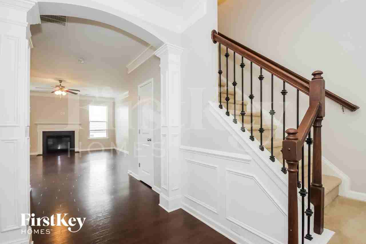 137 Renville Pl - Photo 3 of 15