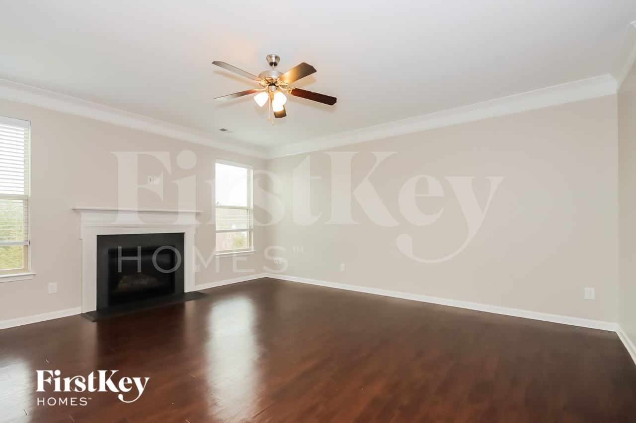 137 Renville Pl - Photo 4 of 15
