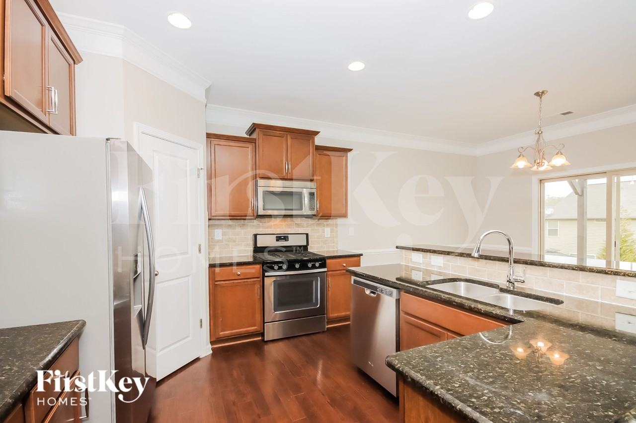 137 Renville Pl - Photo 7 of 15