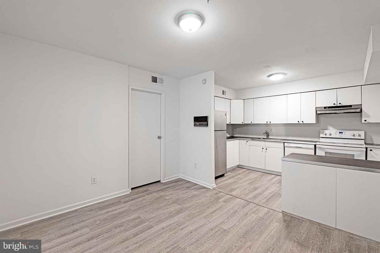 6141 Edsall Rd #B - Photo 5 of 27