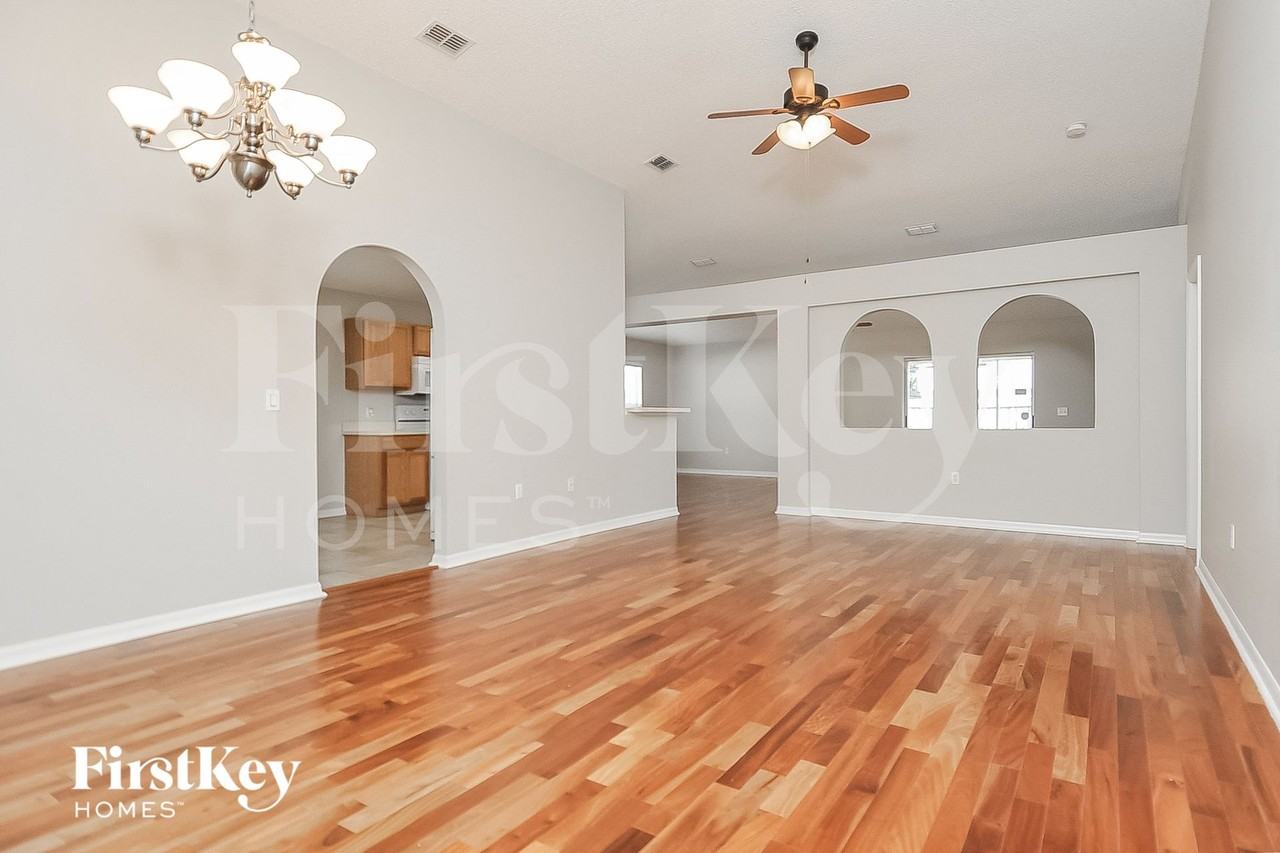 12732 Lake Vista Dr - Photo 4 of 15
