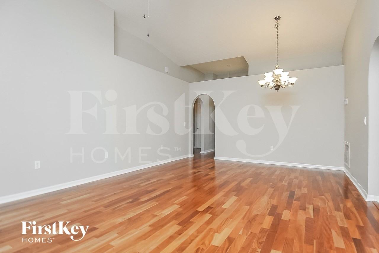 12732 Lake Vista Dr - Photo 5 of 15