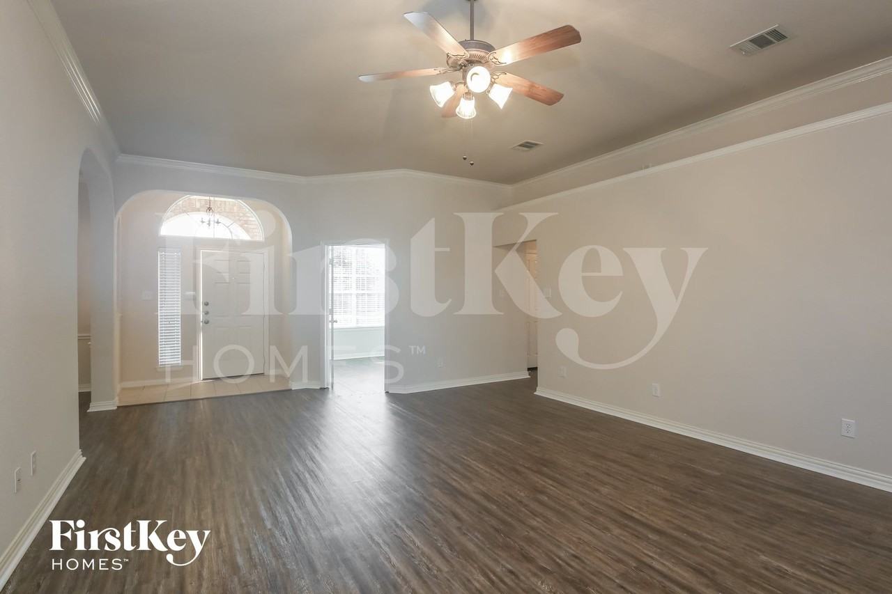 116 Elmwood Trl - Photo 3 of 15