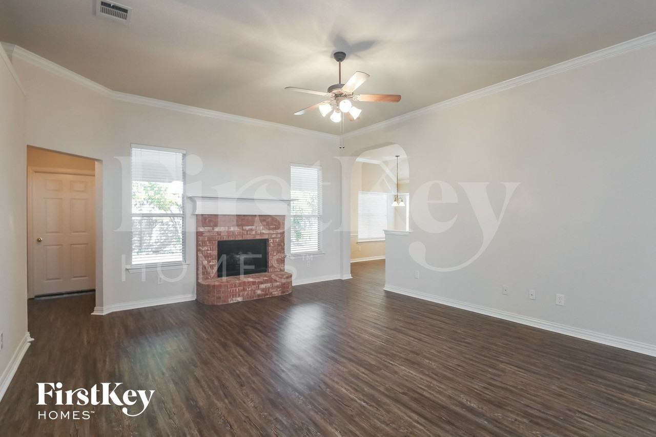 116 Elmwood Trl - Photo 4 of 15