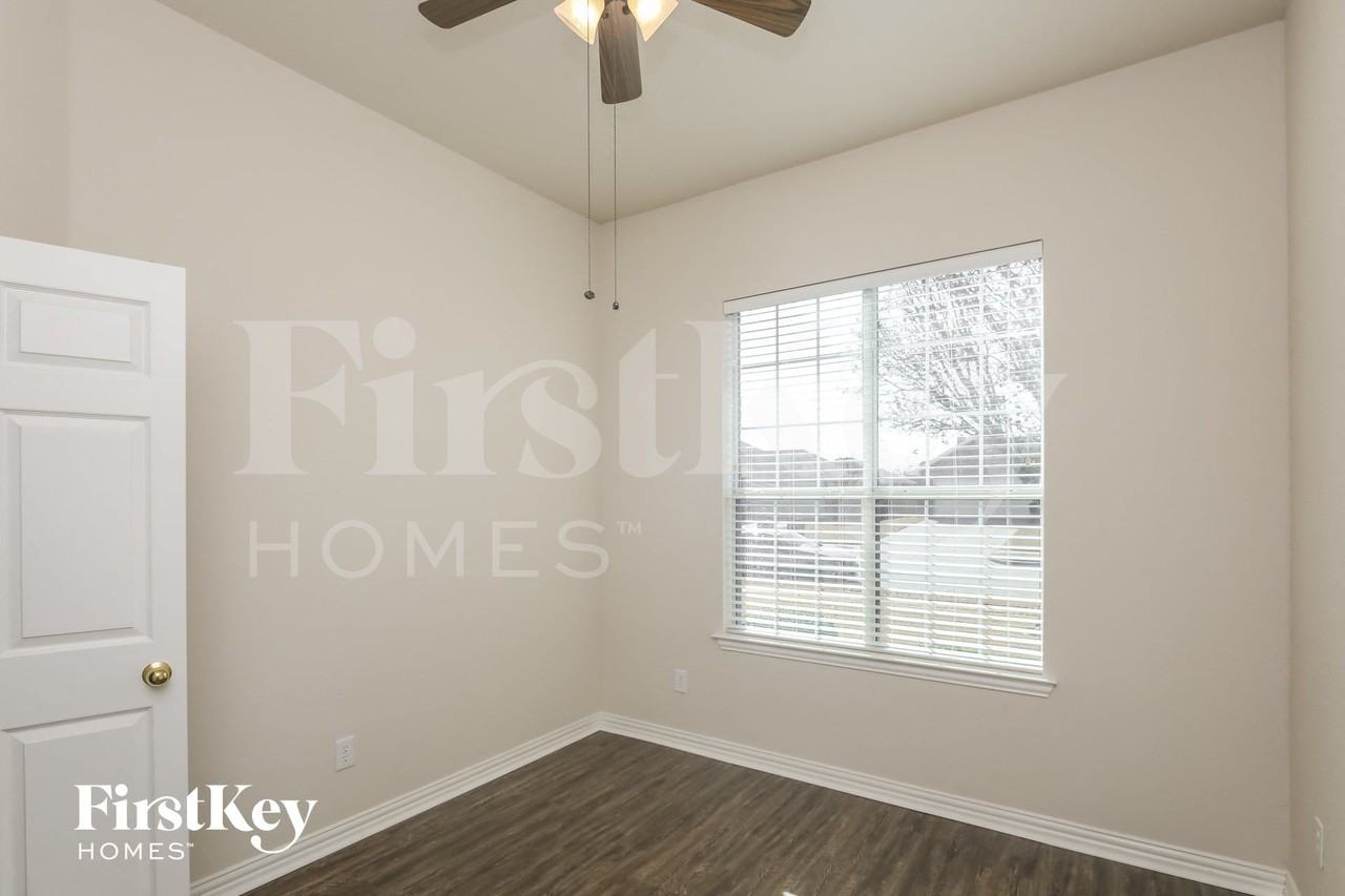 116 Elmwood Trl - Photo 6 of 15