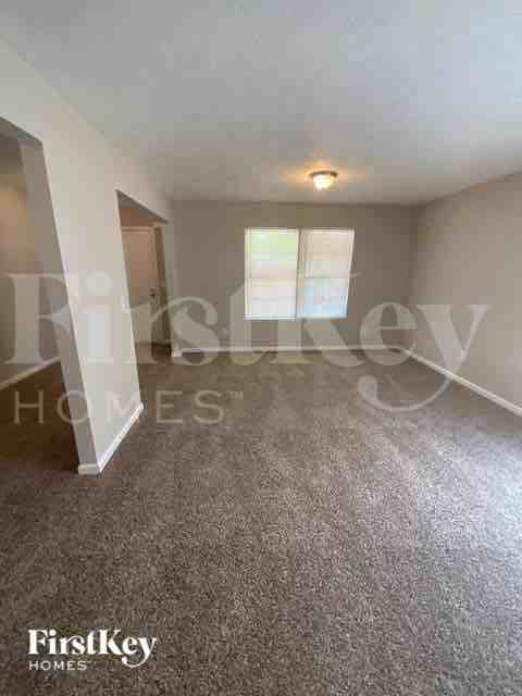 1120 Florence Ln - Photo 2 of 10