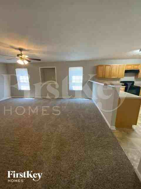 1120 Florence Ln - Photo 3 of 10