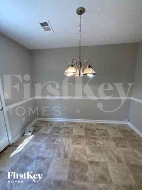 1120 Florence Ln - Photo 4 of 10