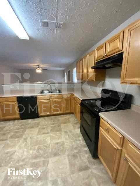 1120 Florence Ln - Photo 5 of 10