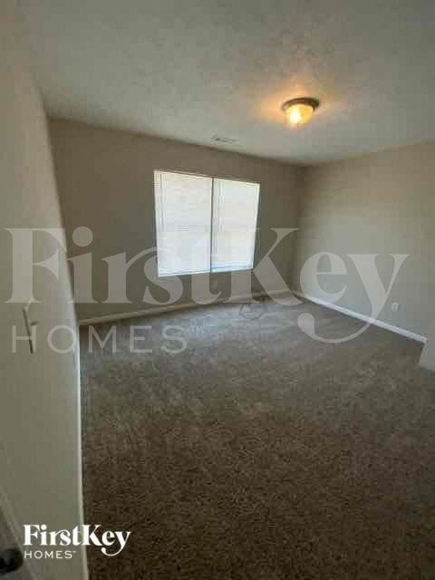1120 Florence Ln - Photo 6 of 10