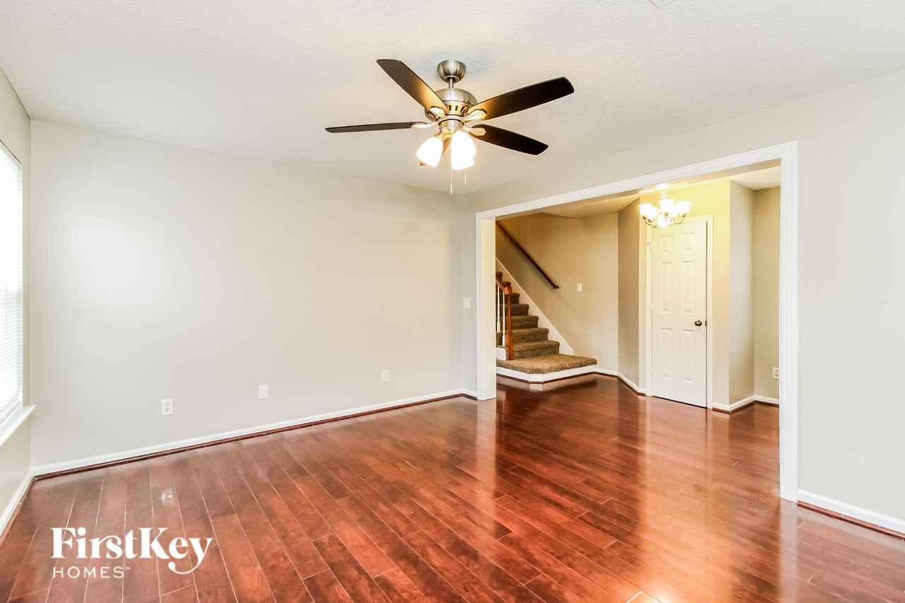 108 Valentine Ct - Photo 3 of 14