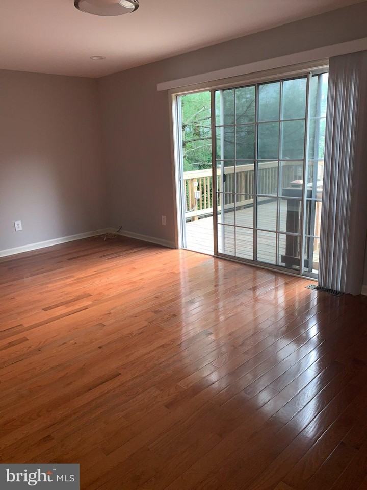 5936 Baron Kent Ln - Photo 5 of 27