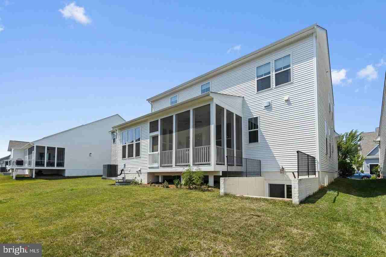 819 Banker Dr Sw - Photo 2 of 49