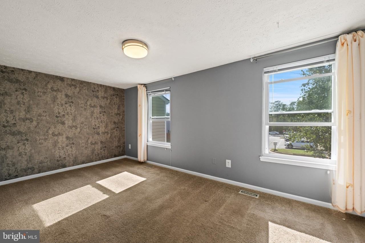 9020 Saint Steven Ct - Photo 2 of 24