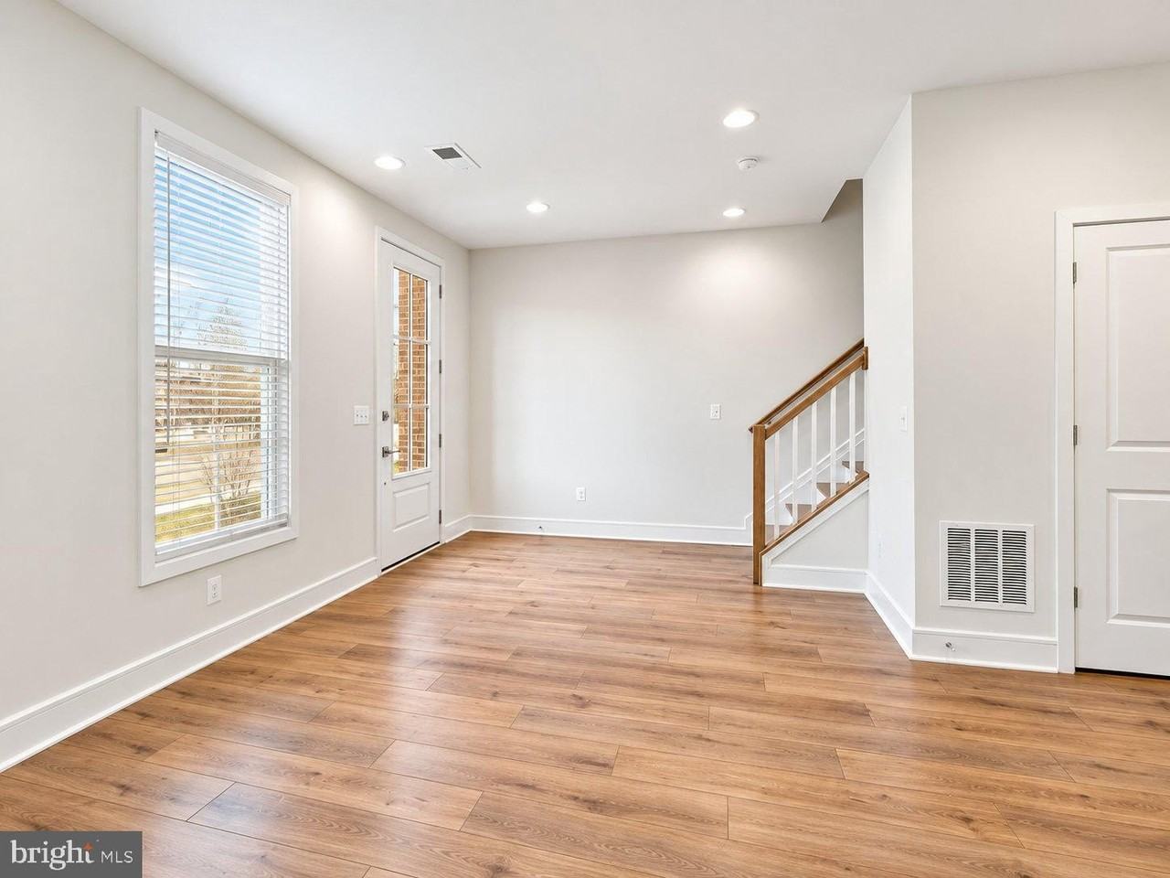 14560 Alsace Ln - Photo 4 of 36