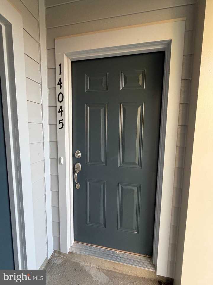 Onyx St - Photo 2 of 33