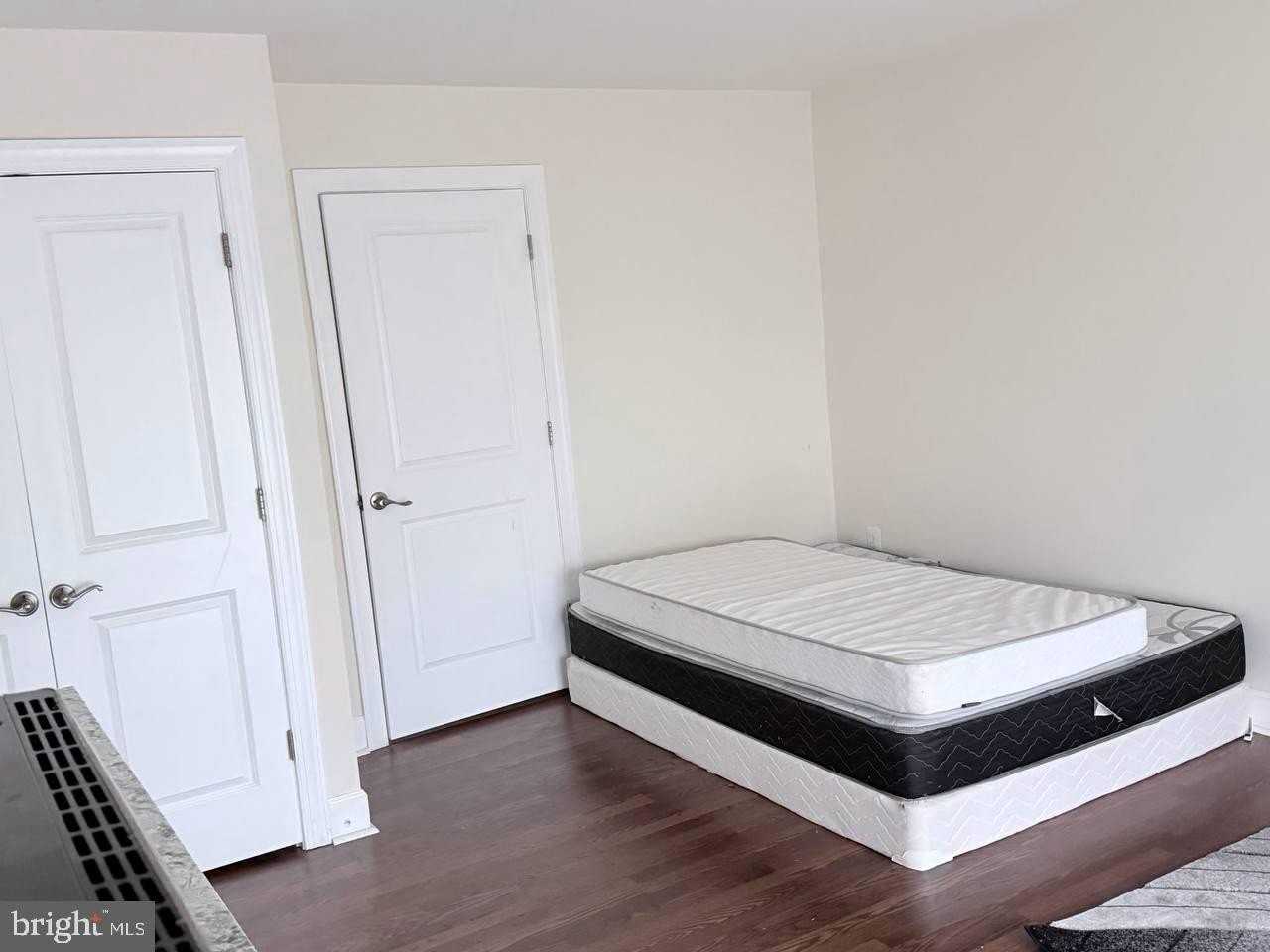 8429 Girvan Ct - Photo 3 of 4