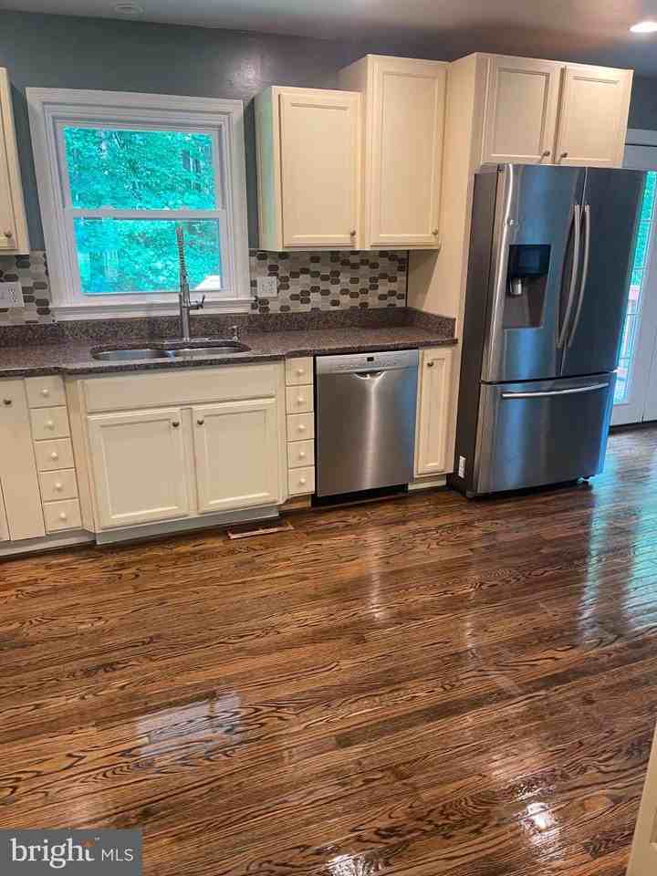 22 Williams Dr - Photo 2 of 15