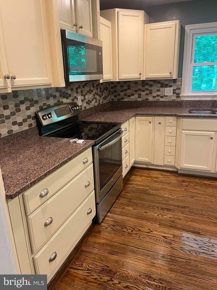 22 Williams Dr - Photo 5 of 15
