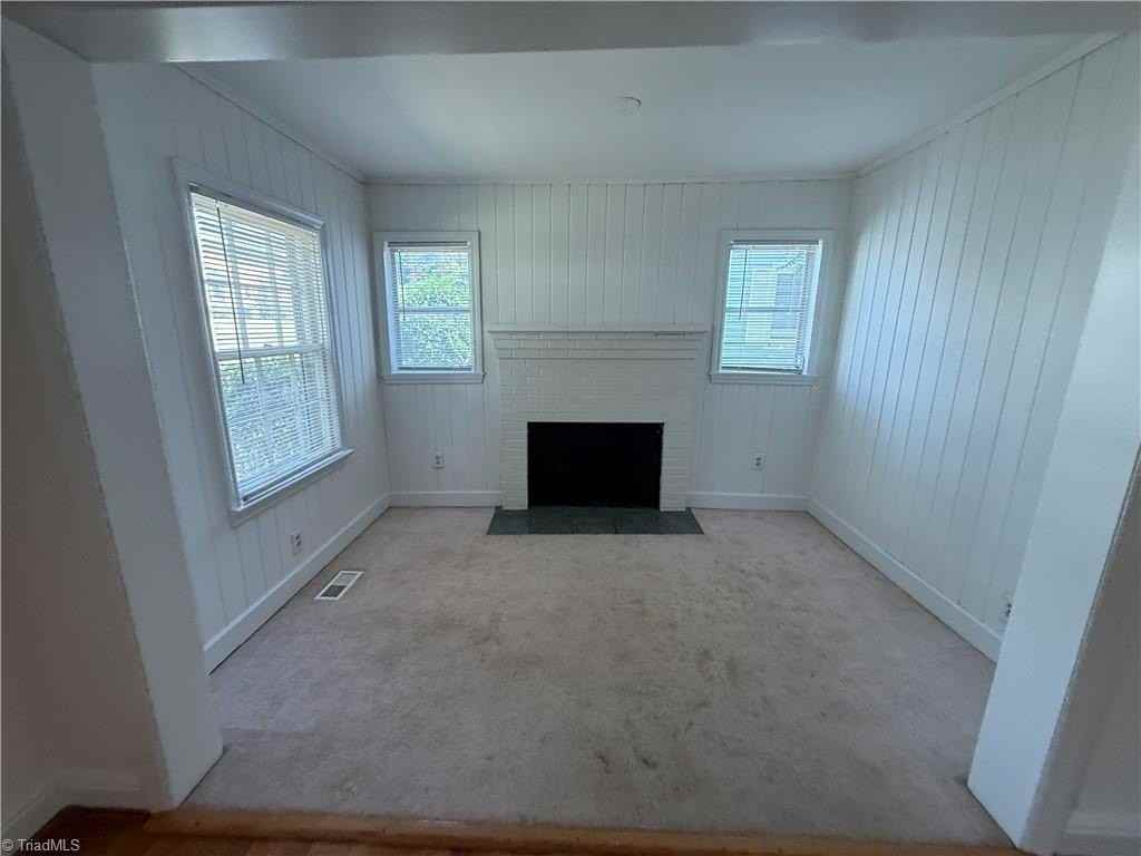 216 Carolina Cir - Photo 3 of 16
