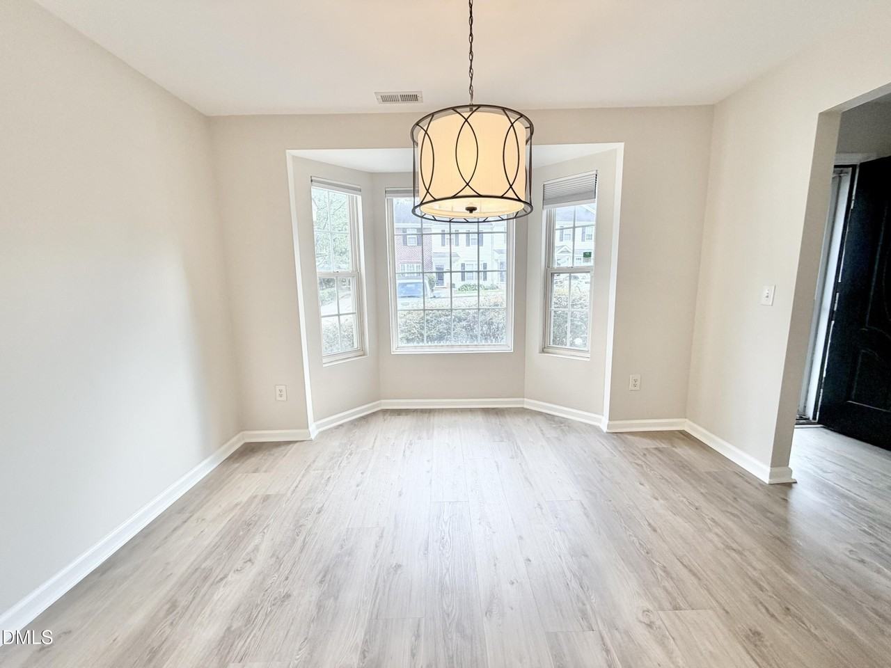 142 Callan Park Ln - Photo 4 of 19