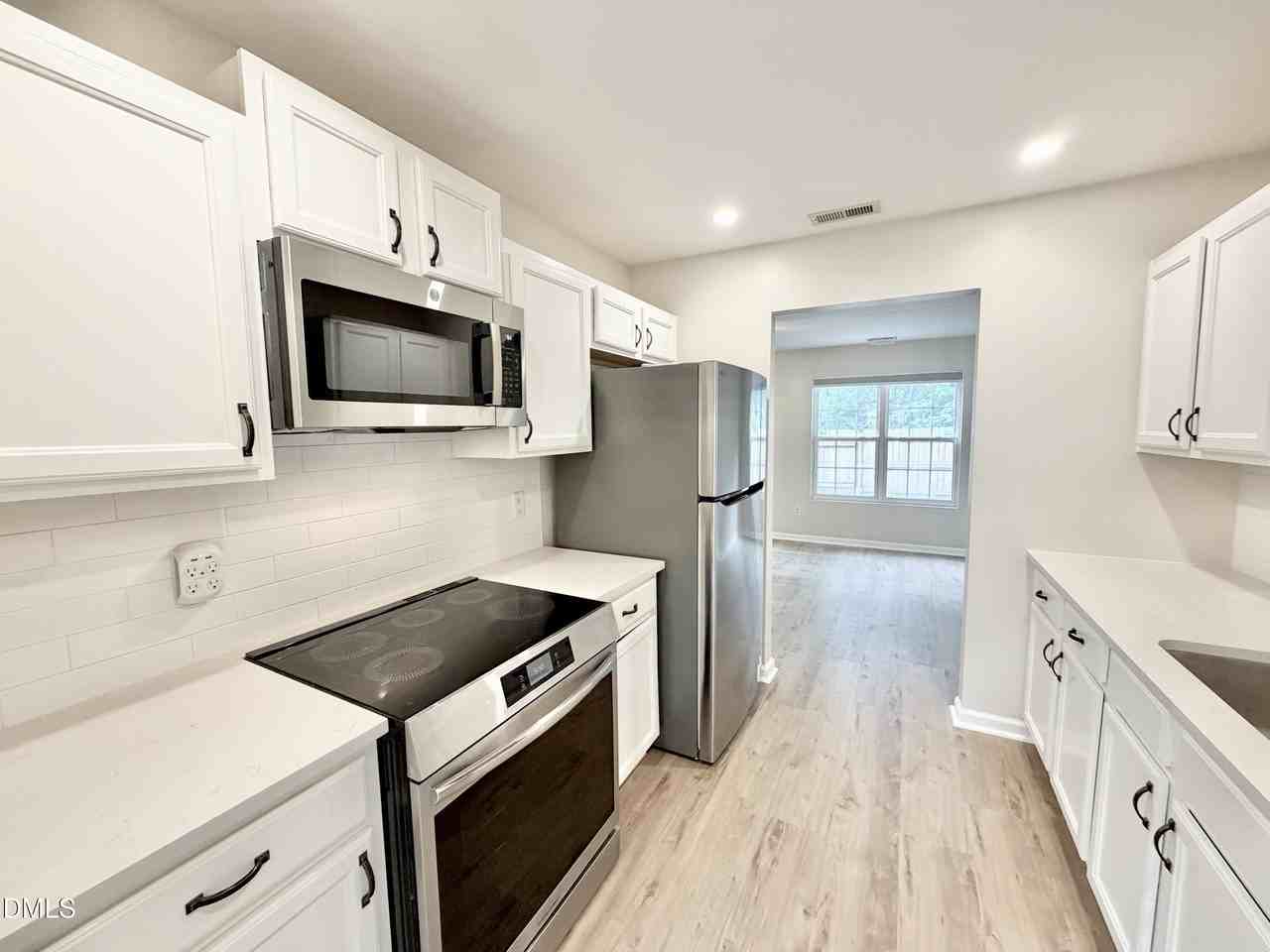 142 Callan Park Ln - Photo 6 of 19