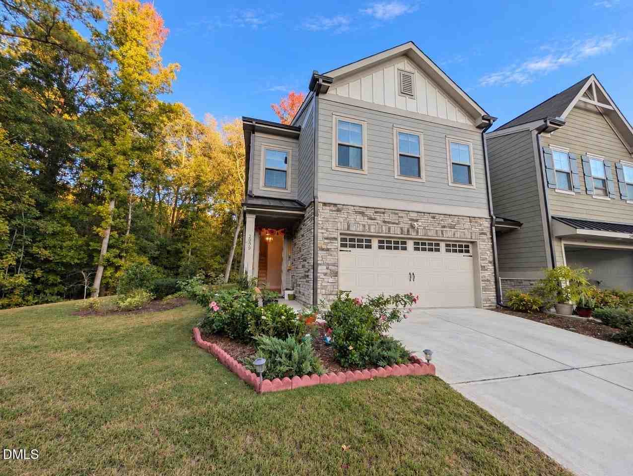 2039 Maggie Valley Dr - Photo 2 of 29
