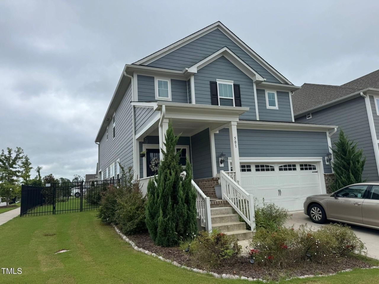 501 Sage Oak Ln - Photo 2 of 13