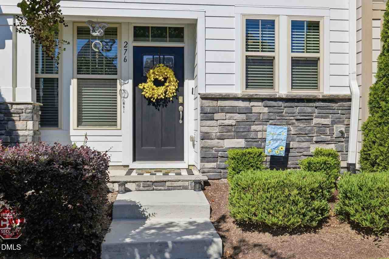 276 Douglas Falls Dr - Photo 2 of 23