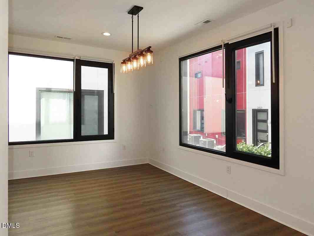 1112 Nova St - Photo 5 of 20