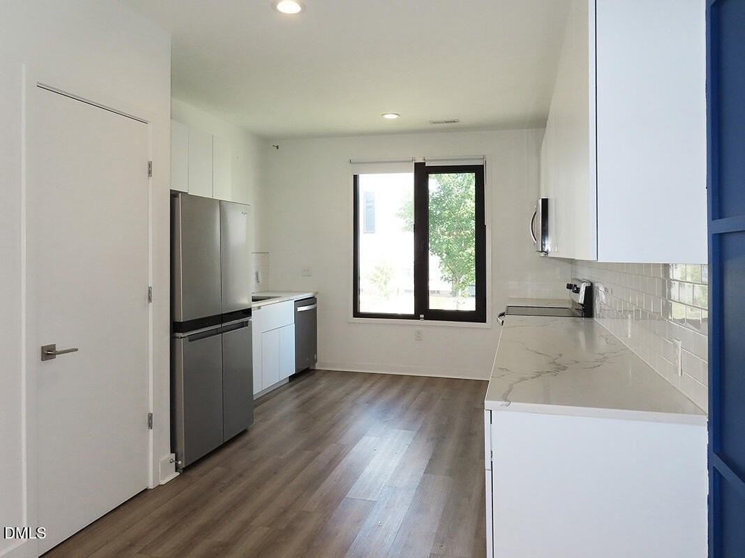 1112 Nova St - Photo 6 of 20