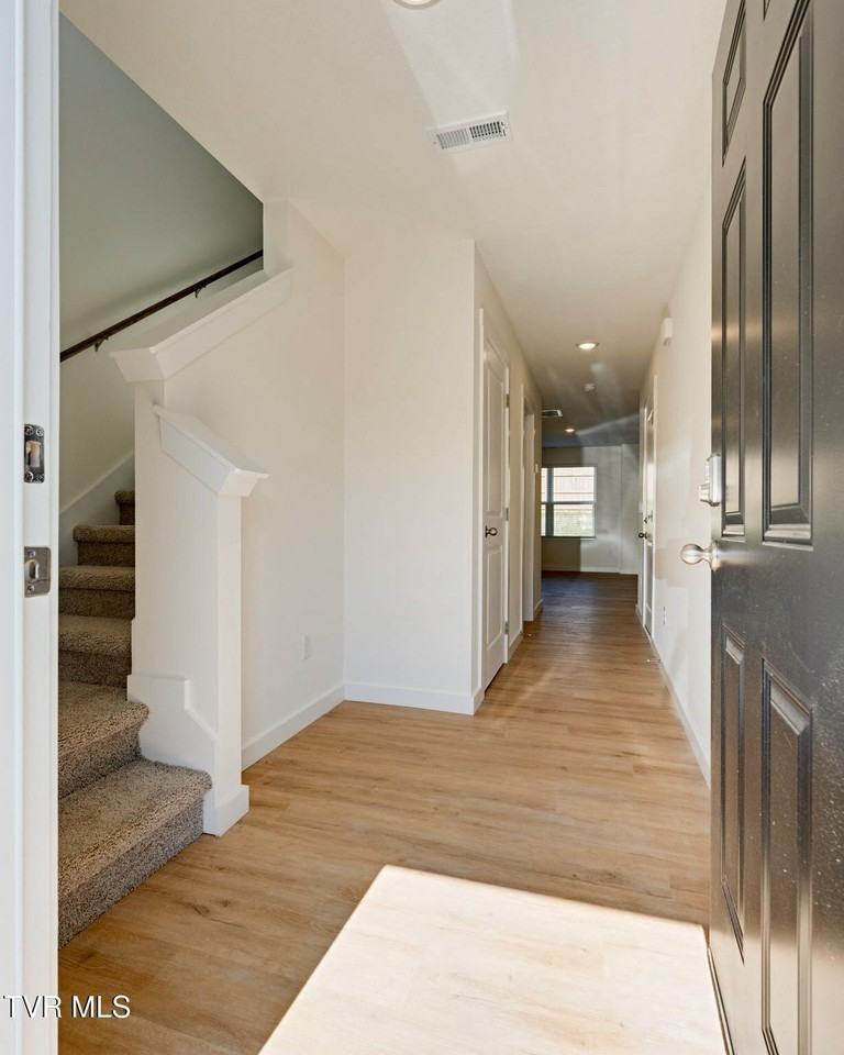 28 Teagans Ter - Photo 3 of 50