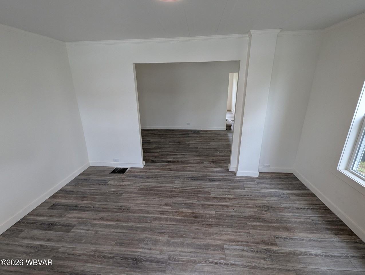 54 Penn St - Photo 2 of 11