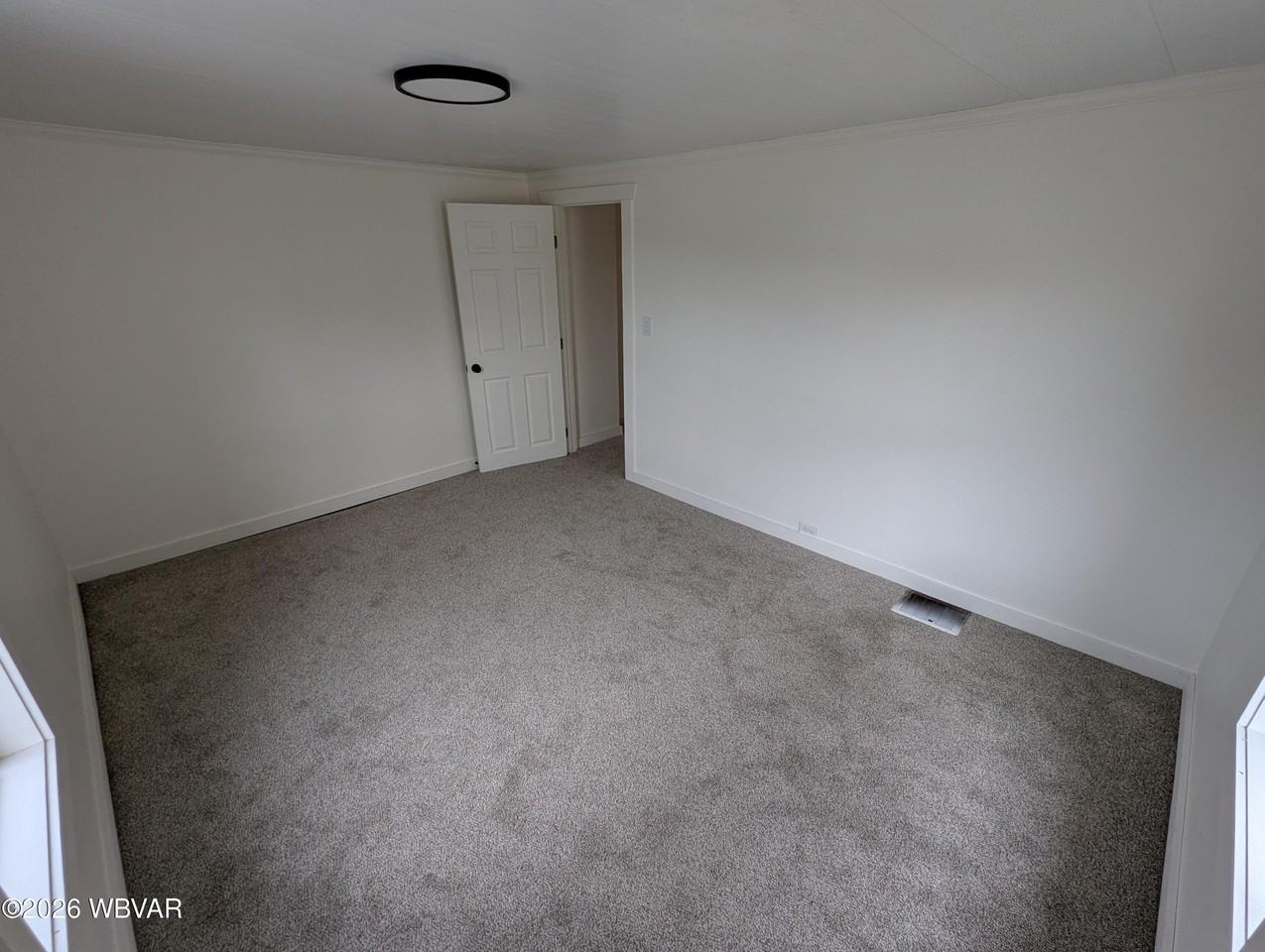 54 Penn St - Photo 6 of 11
