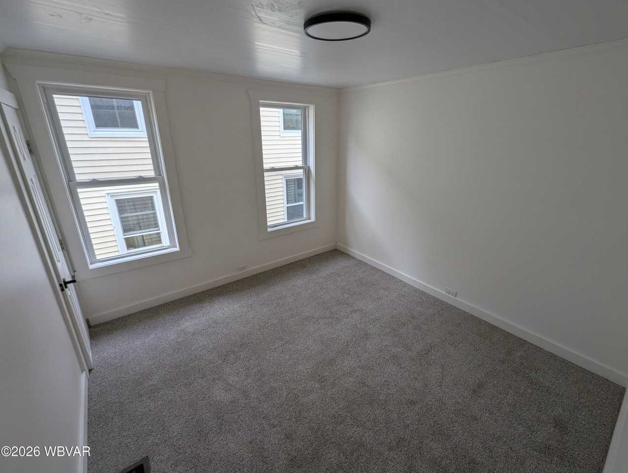 54 Penn St - Photo 7 of 11