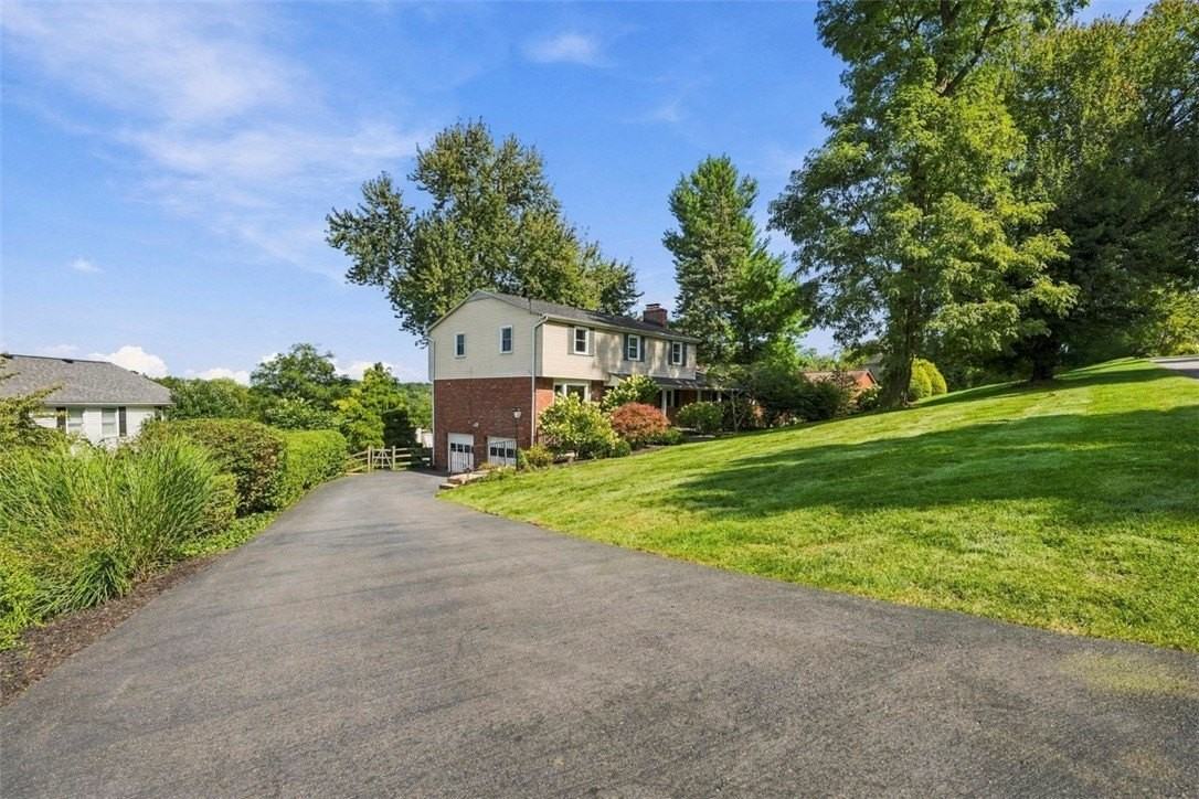 2323 Mill Grove Rd - Photo 2 of 31