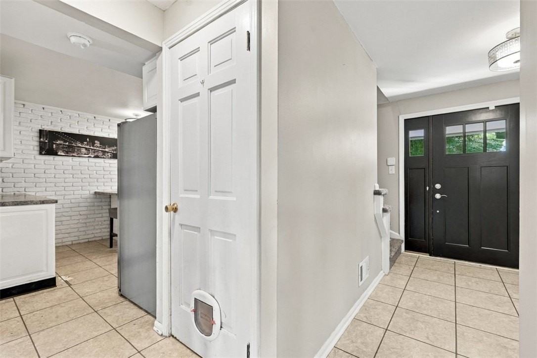 2323 Mill Grove Rd - Photo 4 of 31