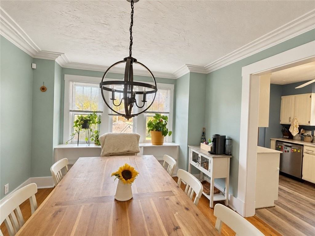 220 Sieaforth Ave - Photo 5 of 15