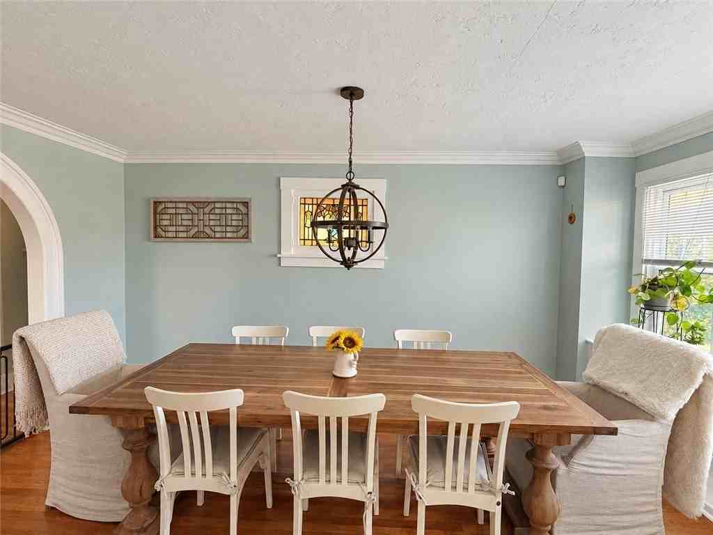 220 Sieaforth Ave - Photo 6 of 15