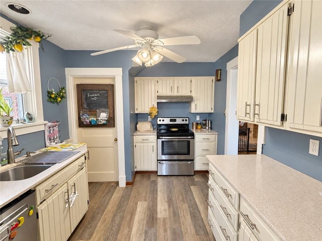 220 Sieaforth Ave - Photo 7 of 15