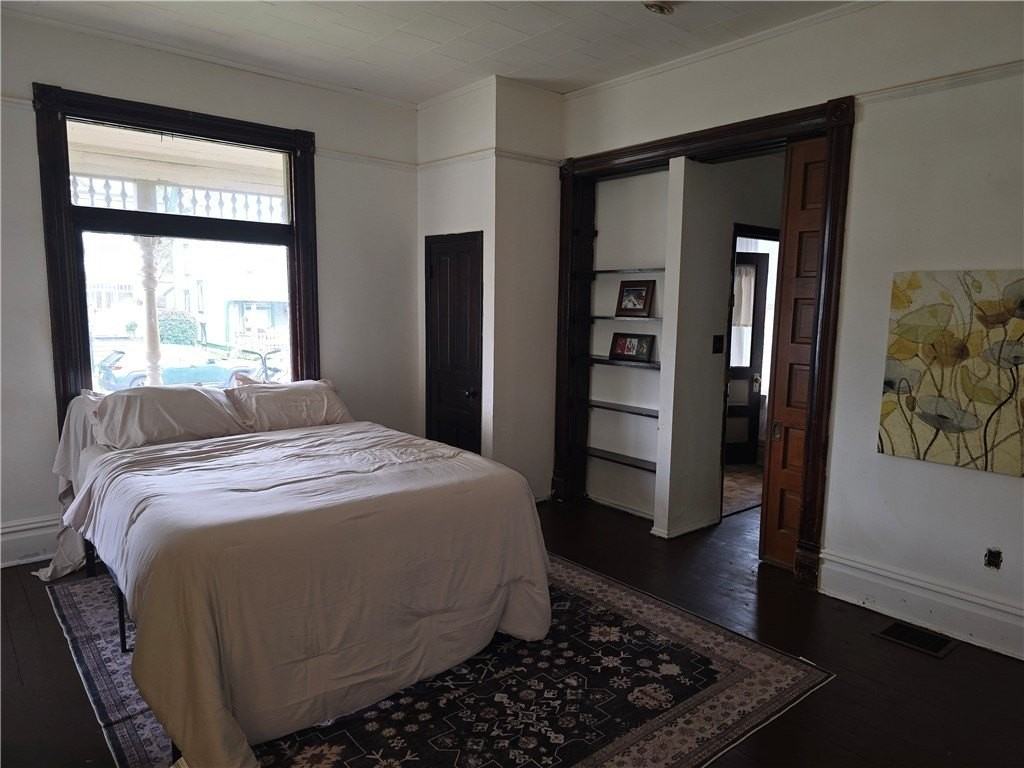 326 Franklin St - Photo 4 of 11