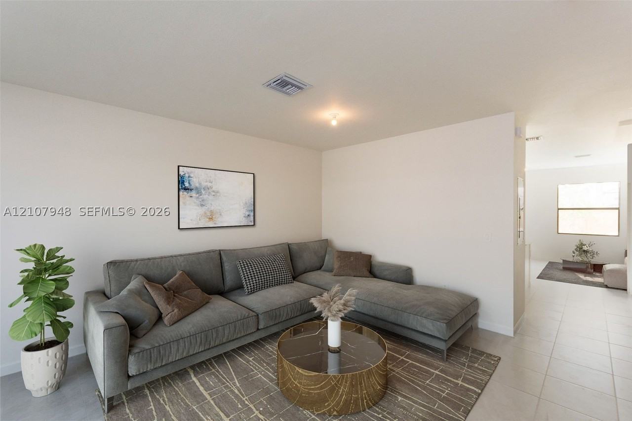 11820 Sw 247th Ter - Photo 2 of 36
