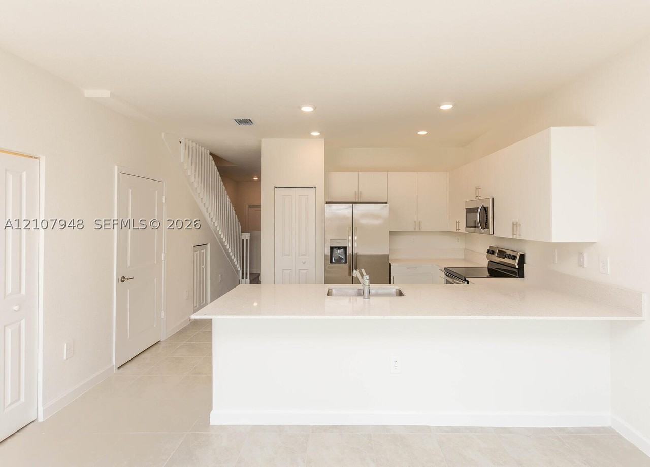 11820 Sw 247th Ter - Photo 6 of 36