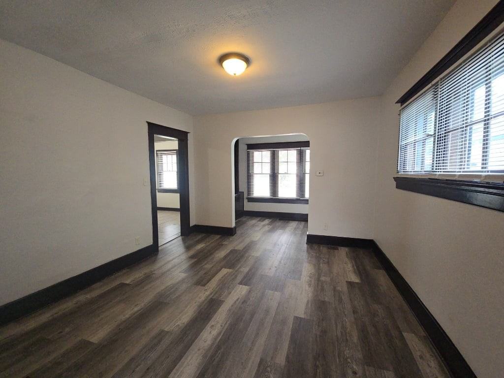 325 Knecht Dr - Photo 7 of 20